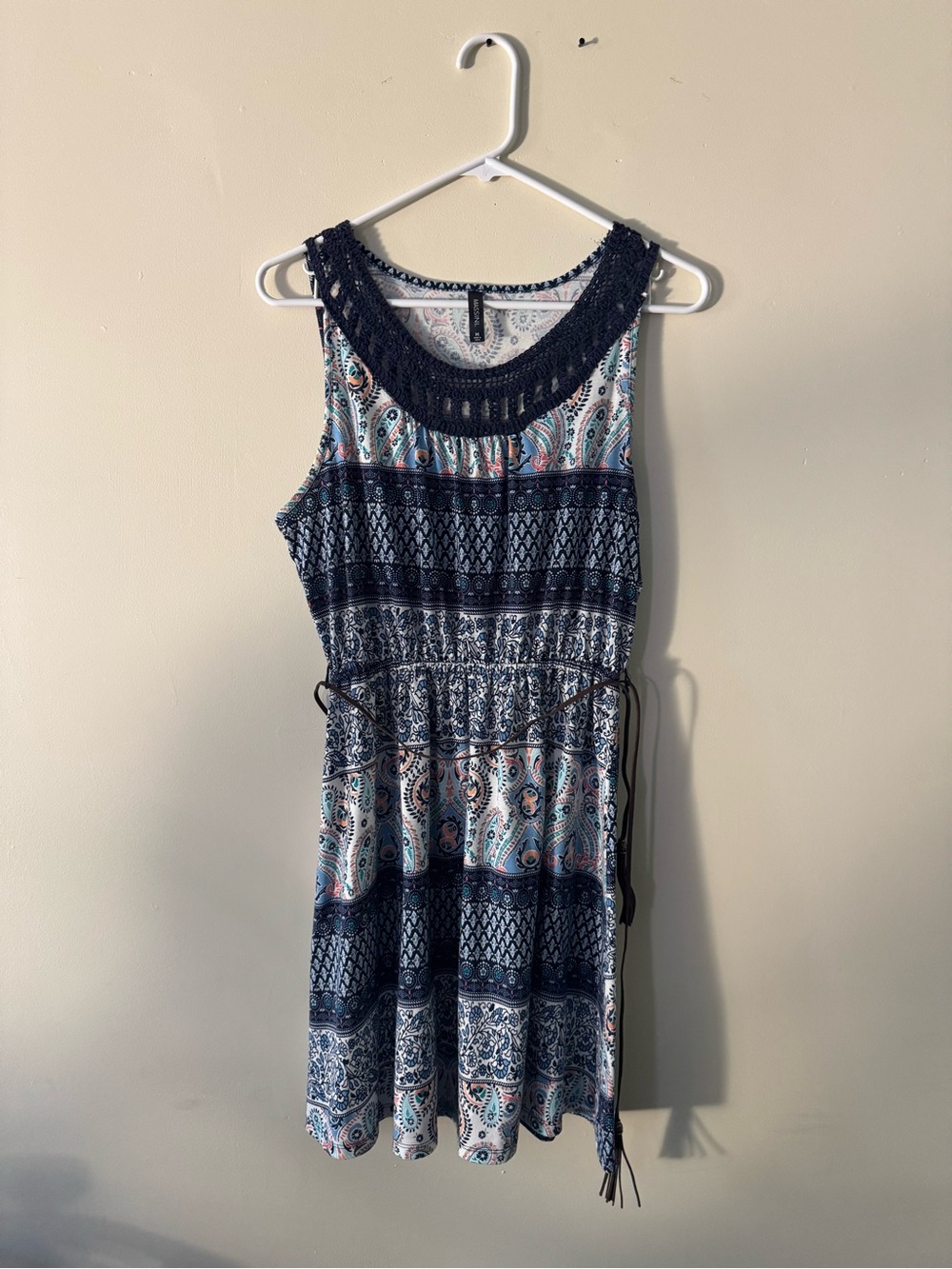 Massini Medium Blue Paisley Sleeveless Dress Crochet Neck Tie Waist Boho Dress